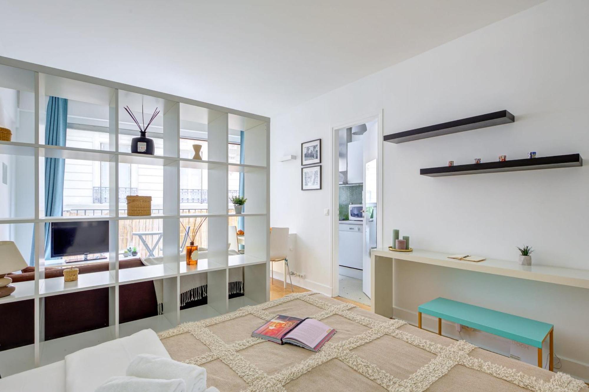 St Germain & Le Bon Marche With Balcony - Cityapartmentstay Paris Ngoại thất bức ảnh