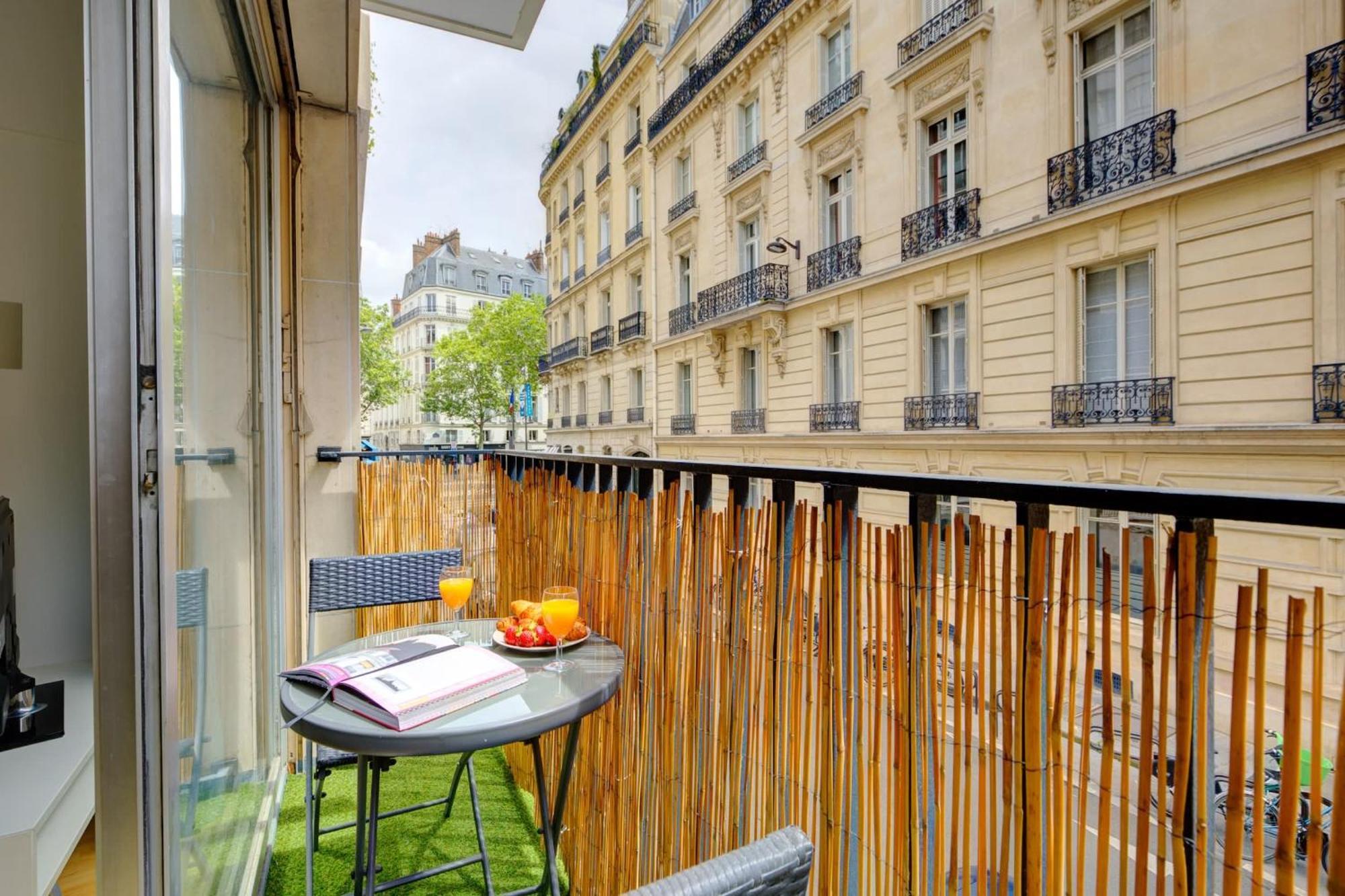 St Germain & Le Bon Marche With Balcony - Cityapartmentstay Paris Ngoại thất bức ảnh